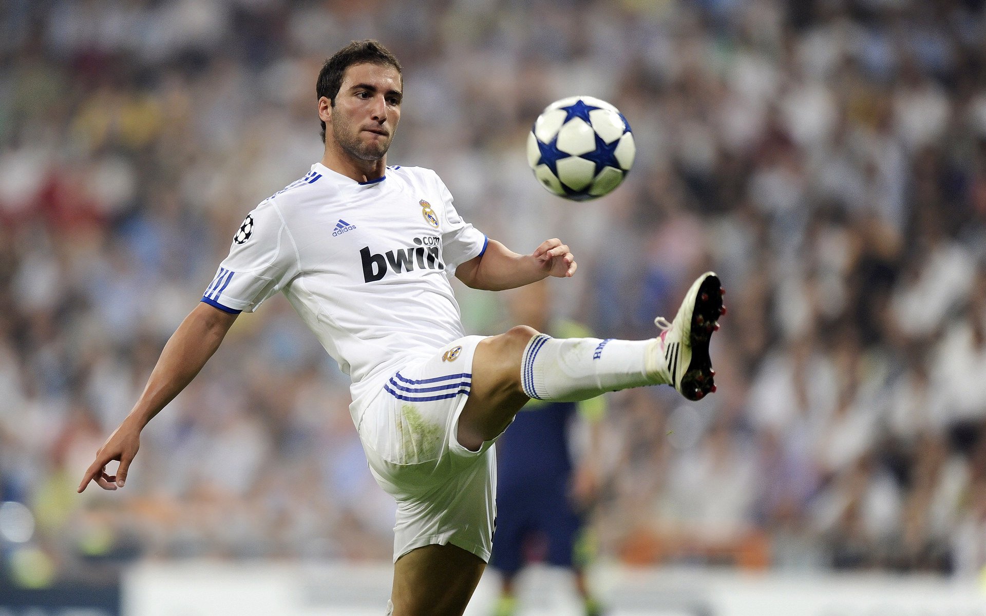 德甲多支球队争夺欧战席位